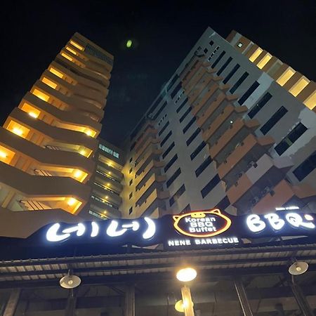Mall Suites Hotel Бангкок Экстерьер фото