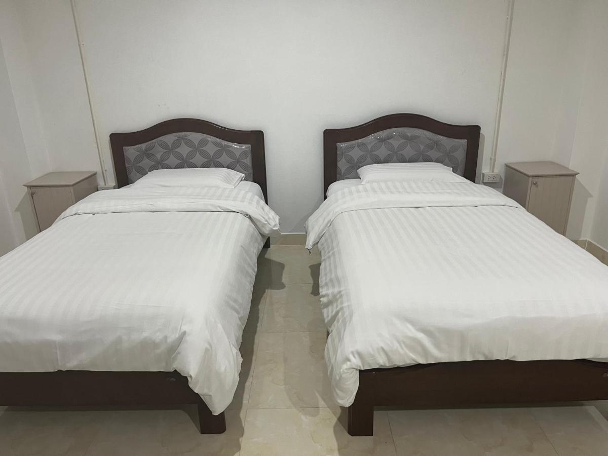 Mall Suites Hotel Бангкок Экстерьер фото