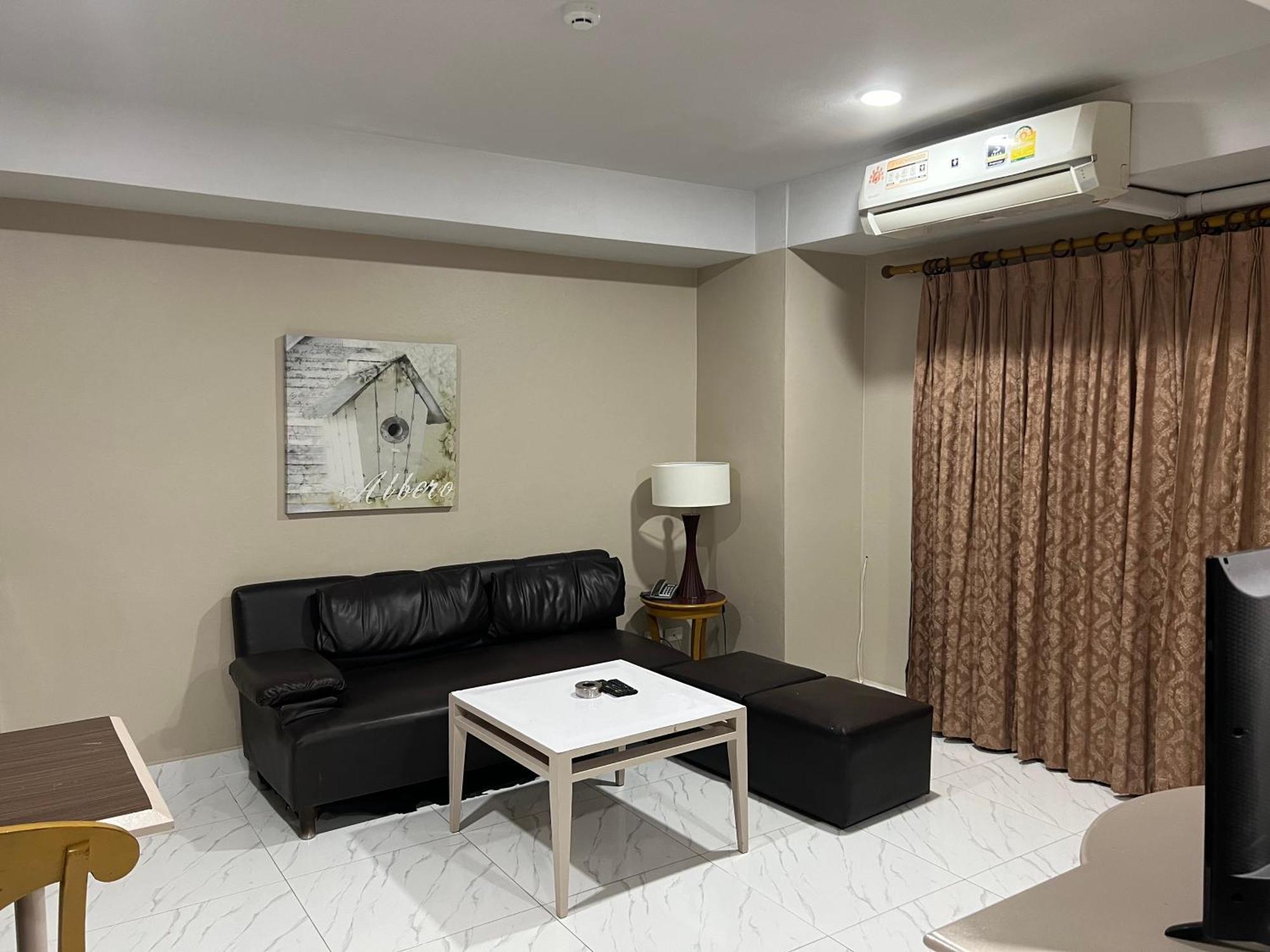 Mall Suites Hotel Бангкок Экстерьер фото