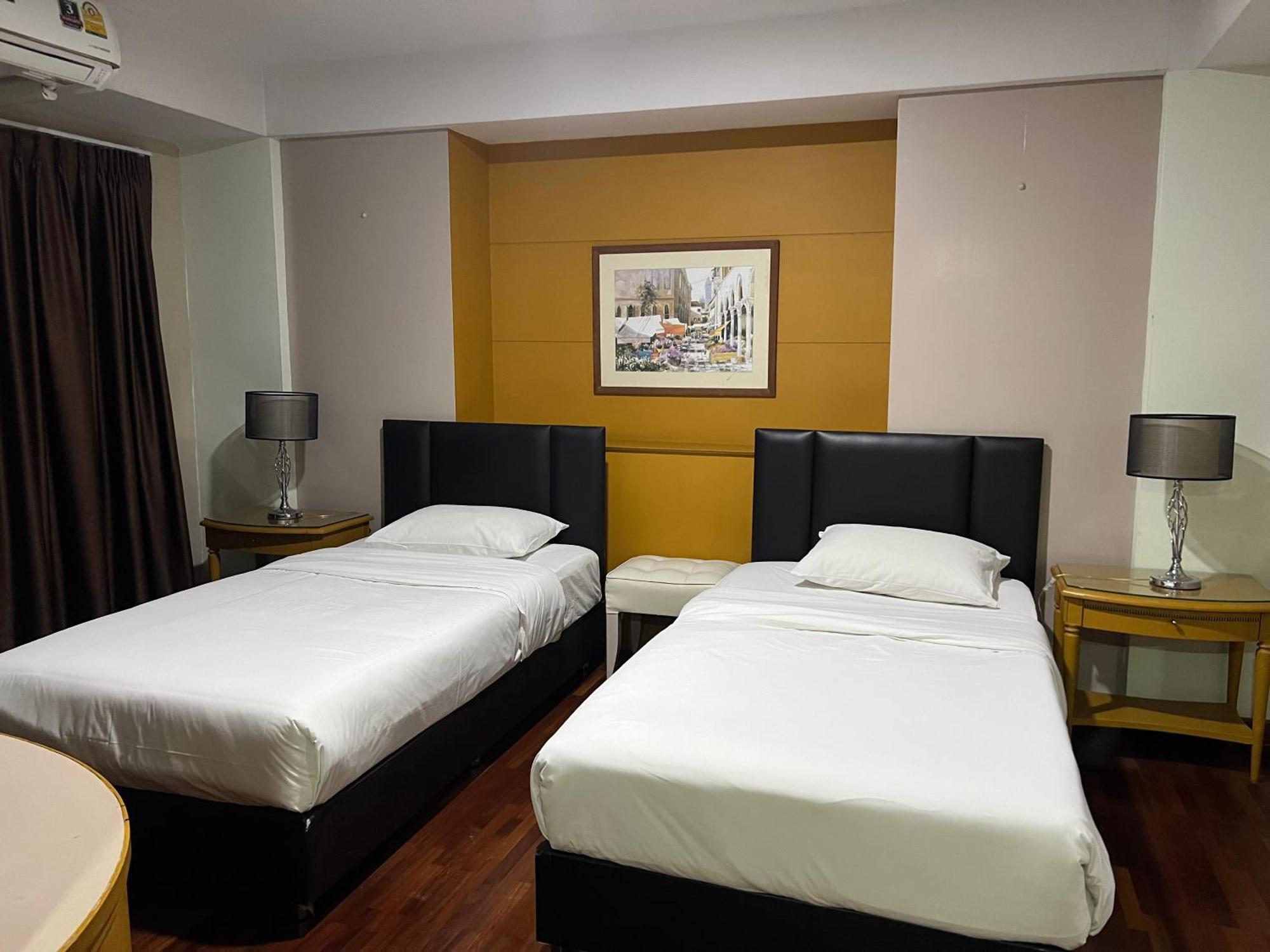 Mall Suites Hotel Бангкок Экстерьер фото