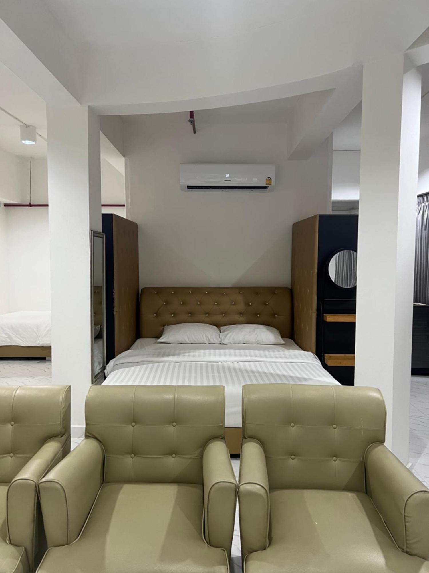 Mall Suites Hotel Бангкок Экстерьер фото