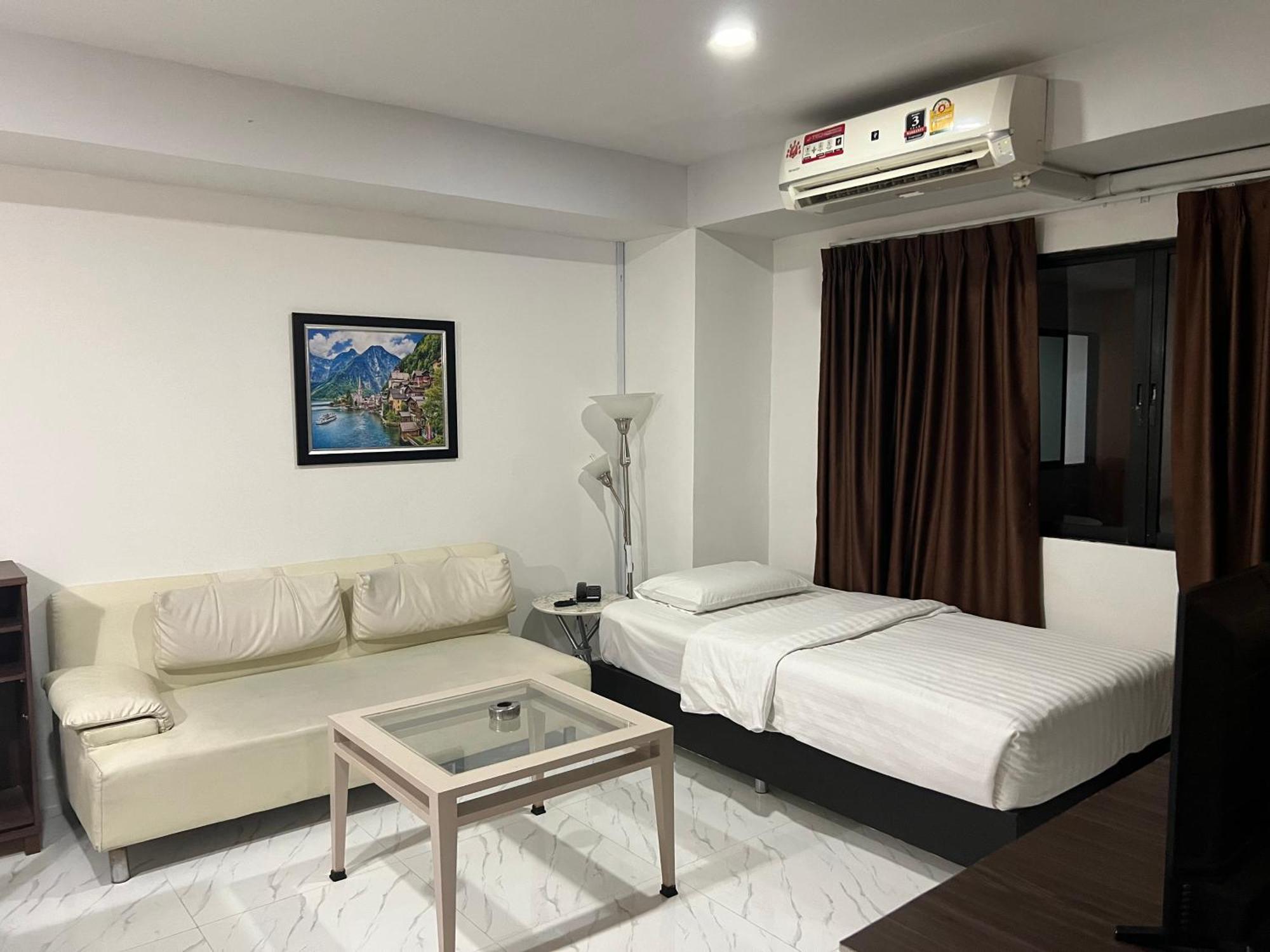Mall Suites Hotel Бангкок Экстерьер фото