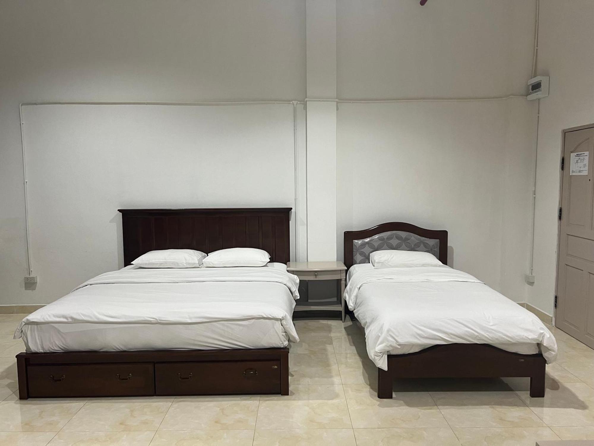 Mall Suites Hotel Бангкок Экстерьер фото
